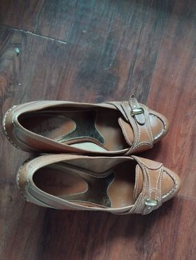Women’s Tan Leather Slip-On Heels with Buckle Detail